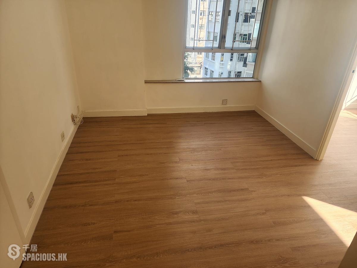 Shek Tong Tsui - Fortune Villa 01