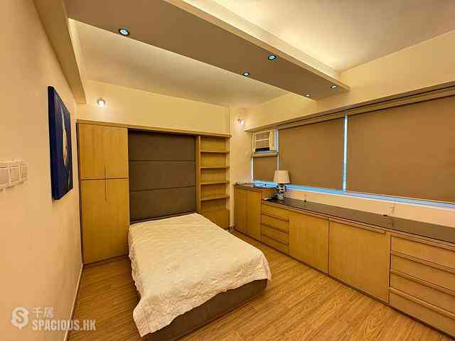 Wan Chai - 9, King Sing Street 01