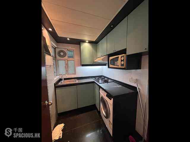 Tseung Kwan O - The Metro City Phase 1 Block 3 03