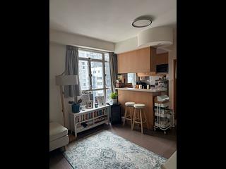 Wan Chai - Lok Moon Mansion 02