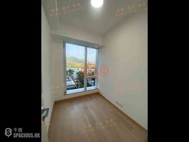 Tseung Kwan O - Monterey Block 3 06