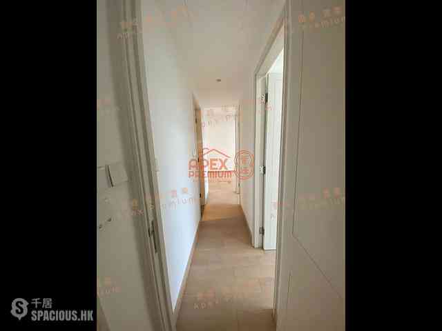 Tseung Kwan O - Monterey Block 3 04
