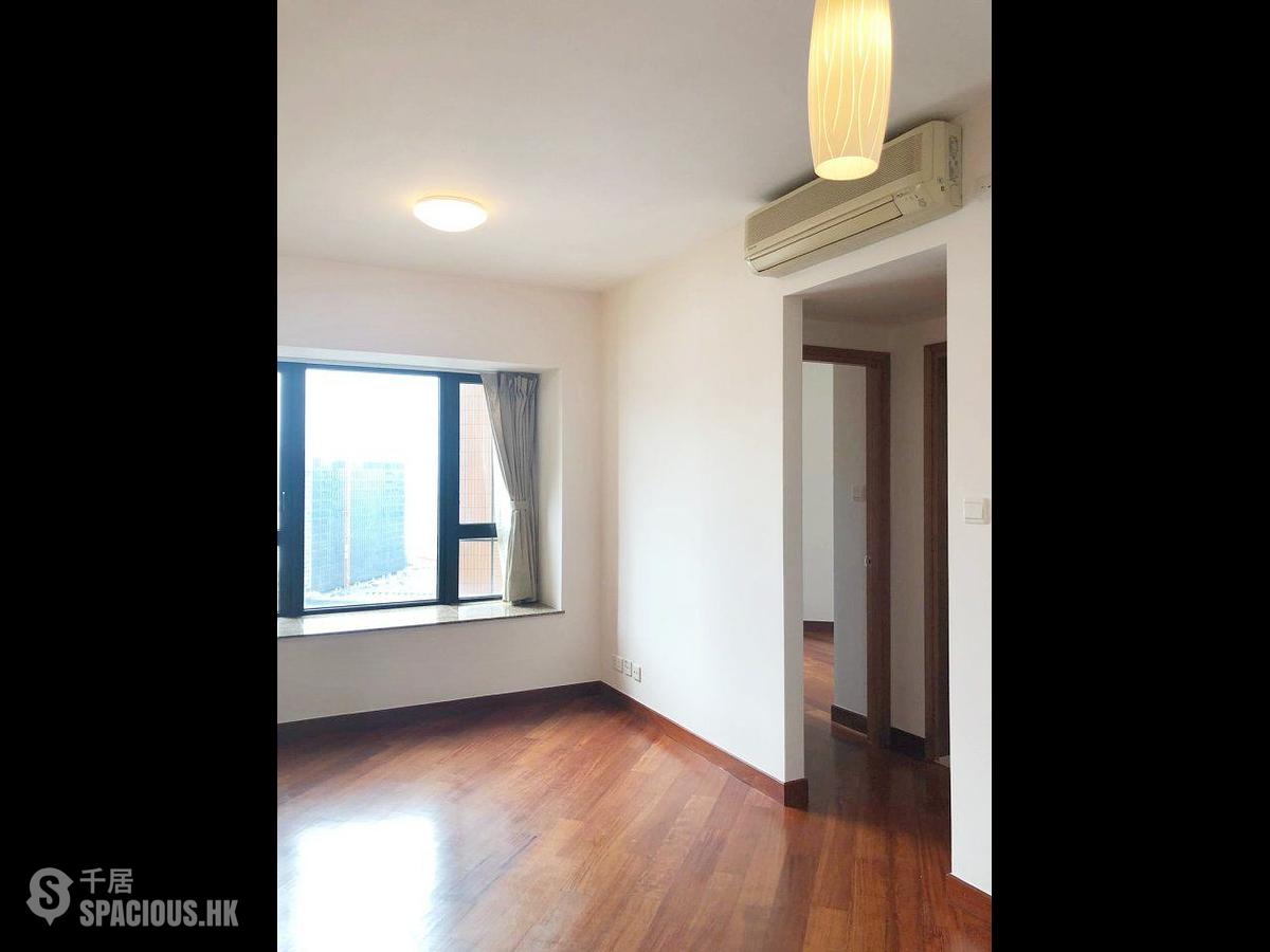 West Kowloon - The Arch Sun Tower (Block 1A) 01
