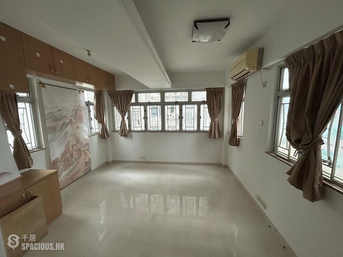 Sheung Wan - Des Voeux Building 01