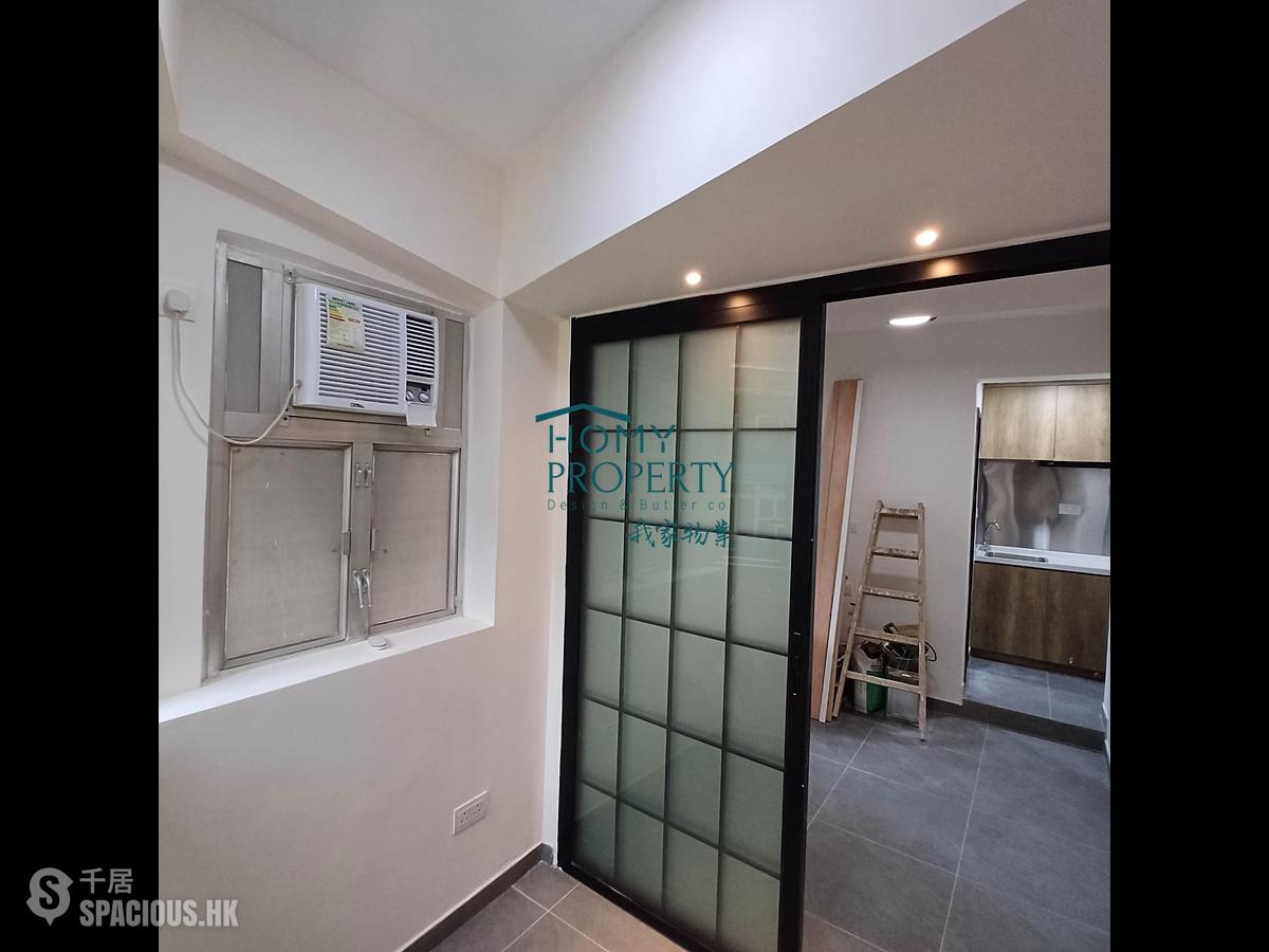 Sheung Wan - 229-231, Hollywood Road 01