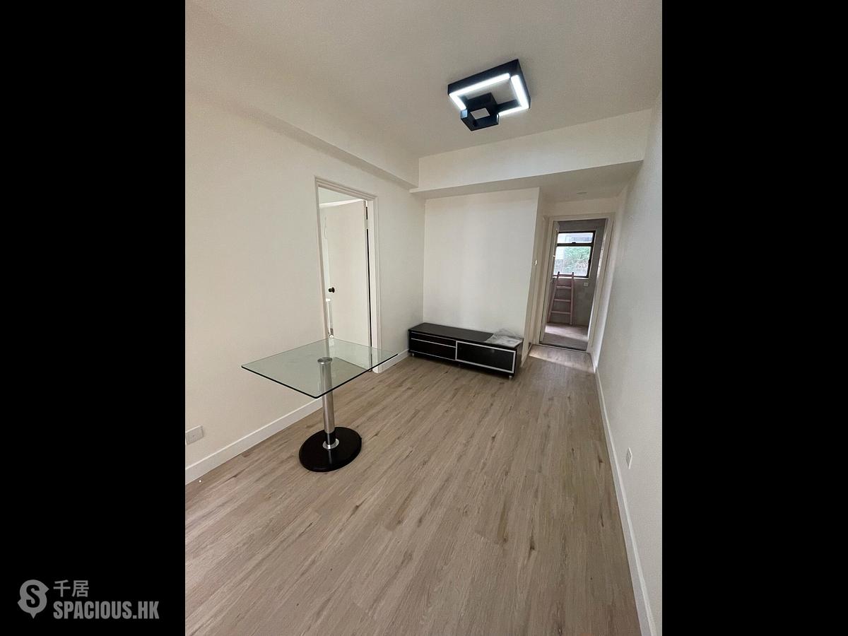 Mid Levels Central - Good View Court 01