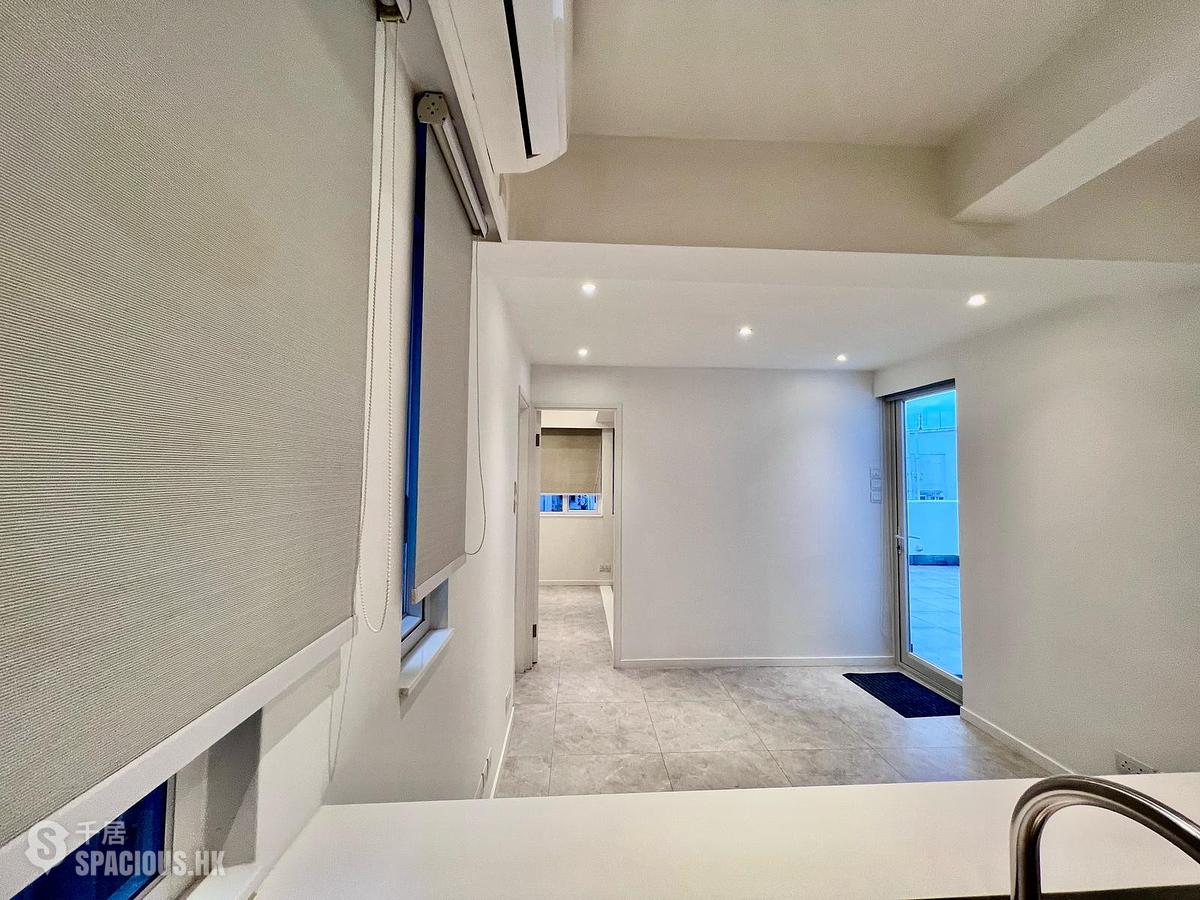 Causeway Bay - Malahon Apartments 01