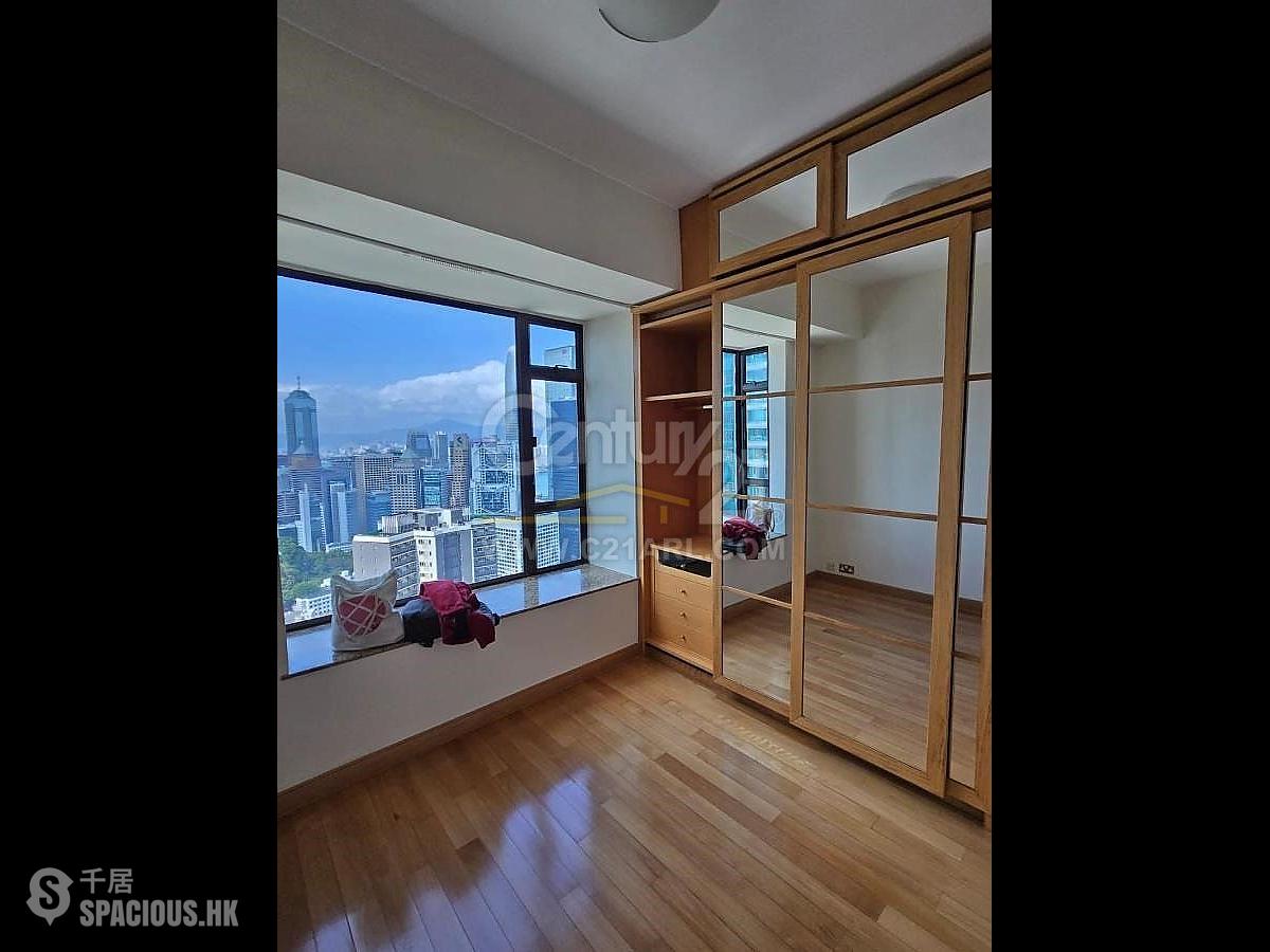 Mid Levels Central - Fairlane Tower 01