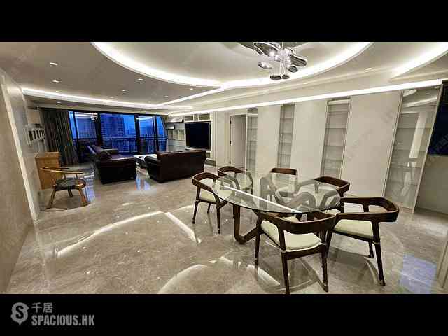 Mid Levels Central - Clovelly Court 01