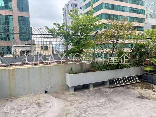 Sai Ying Pun - Tak Yan Building 01