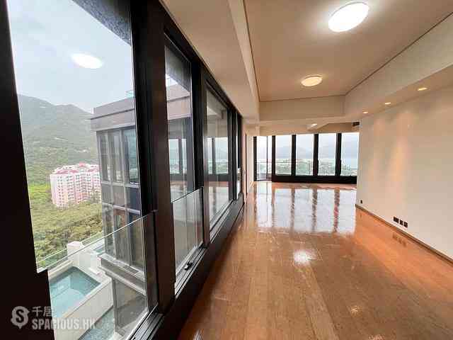 Chung Hom Kok - City Icon Block 2 04