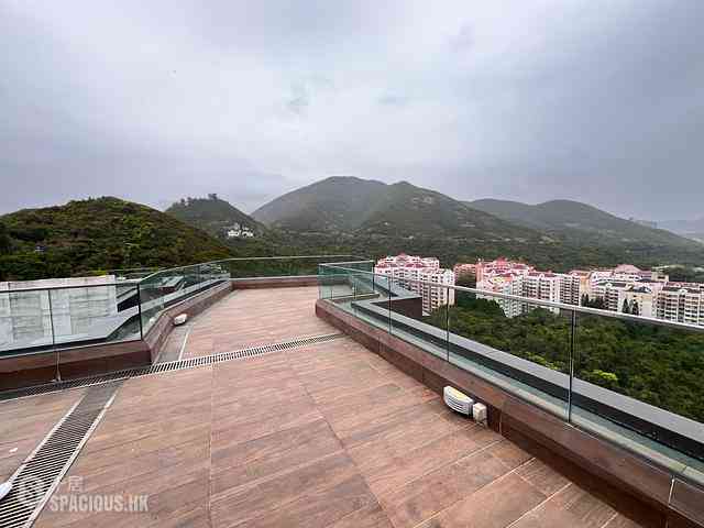 Chung Hom Kok - City Icon Block 2 05