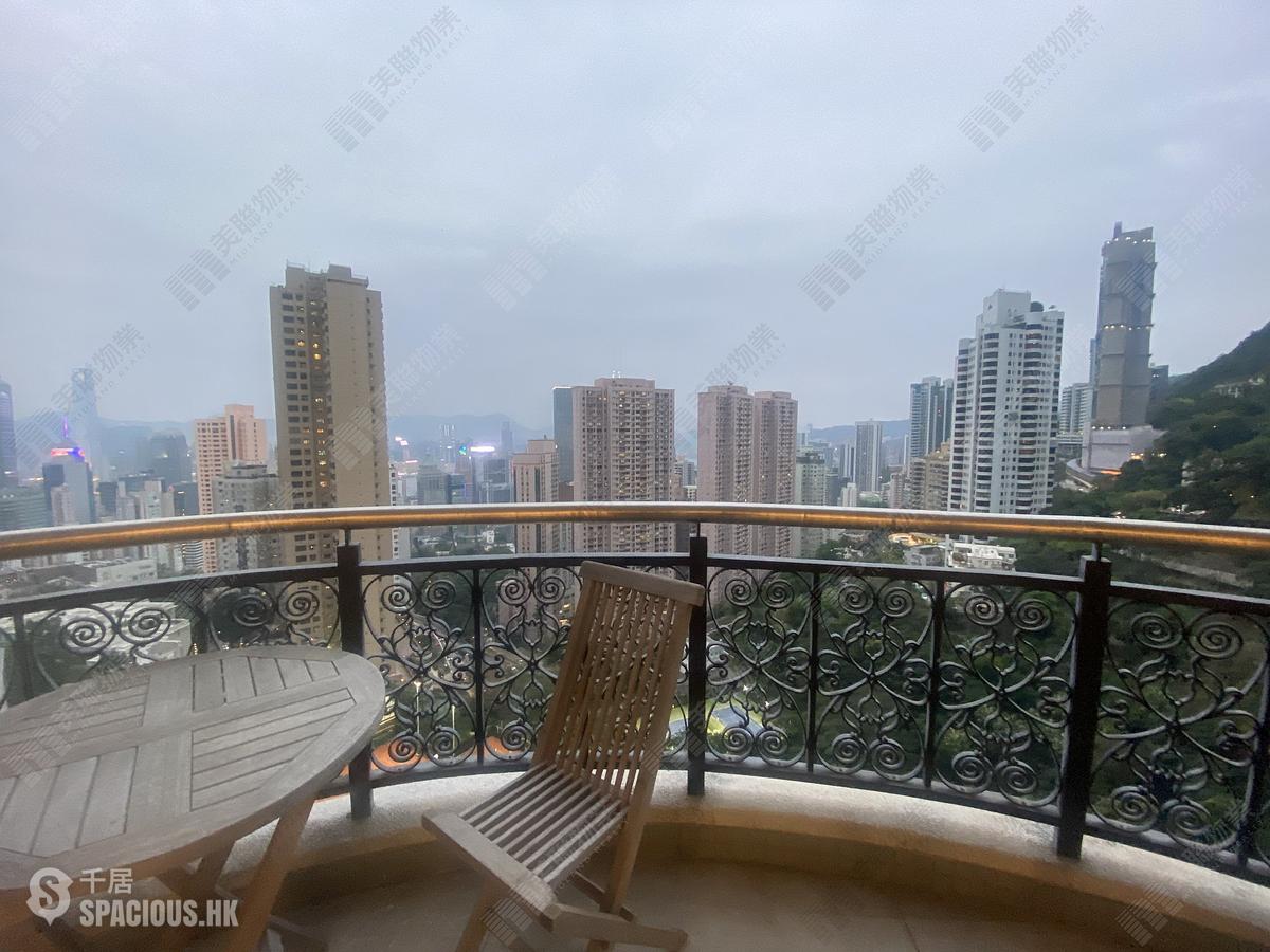 Mid Levels Central - Clovelly Court 01