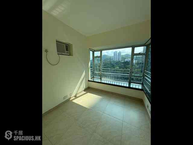 Tseung Kwan O - The Metro City Phase 1 03