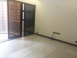 Mid Levels Central - Elegant Terrace 04
