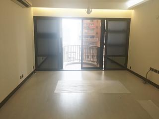 Mid Levels Central - Elegant Terrace 03
