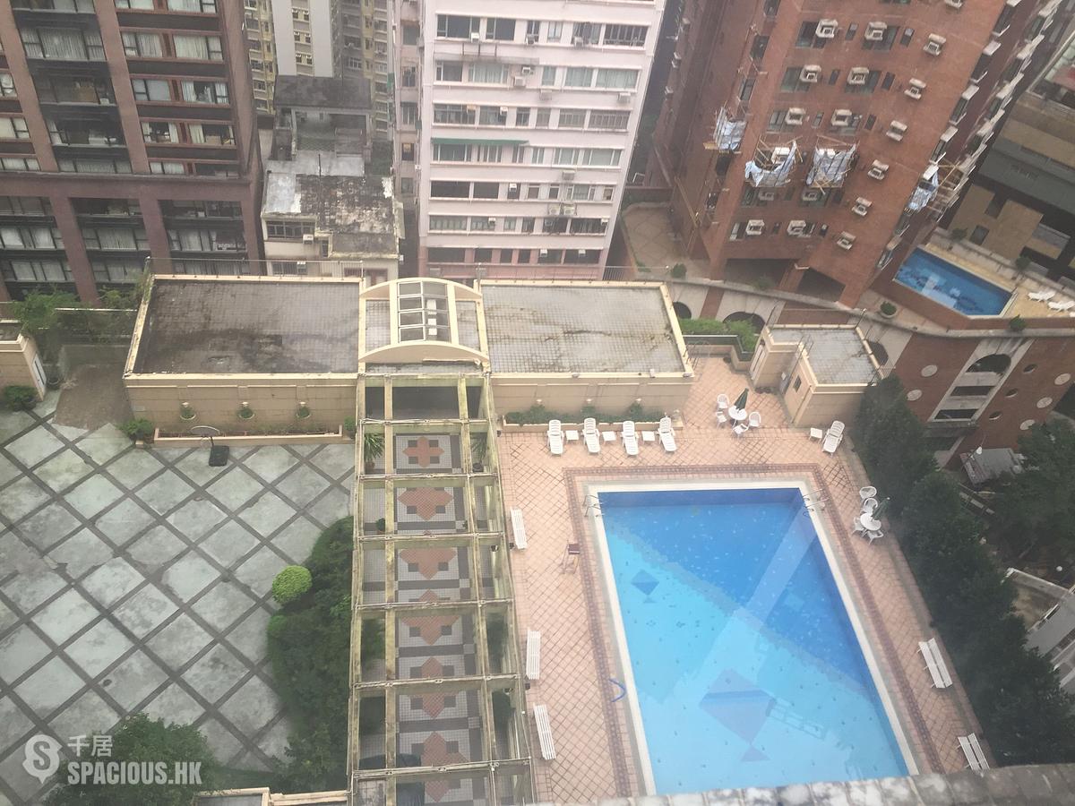 Mid Levels Central - Elegant Terrace 01