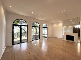 The Peak - Strawberry Hill 07
