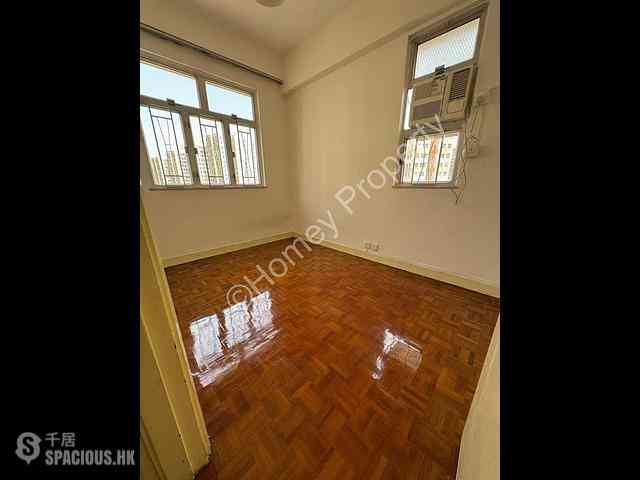 Shau Kei Wan - Tung Fai Building 03