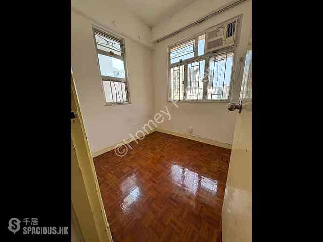 Shau Kei Wan - Tung Fai Building 04