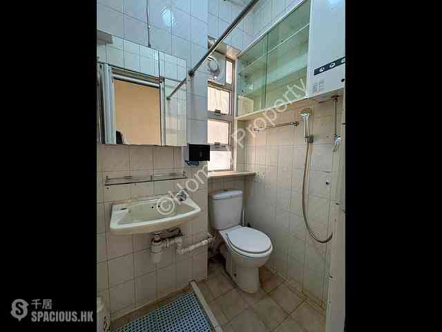 Shau Kei Wan - Tung Fai Building 07
