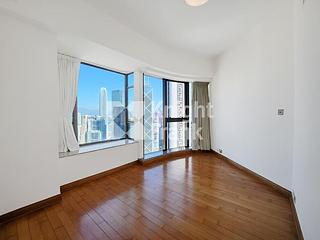Mid Levels Central - Fairlane Tower 04