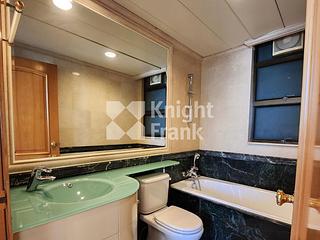 Mid Levels Central - Fairlane Tower 05