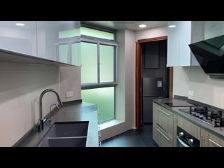 Mid Levels Central - Regence Royale Tower 1 06