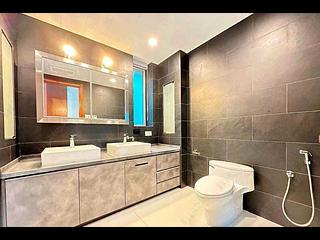 Mid Levels Central - Regence Royale Tower 1 13