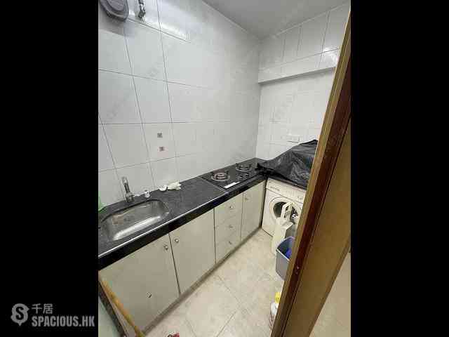 Tsuen Wan - Tsuen Wan Centre Hangchow House (Block 3) 05