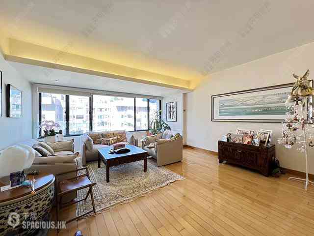 Mid Levels Central - Wing Hong Mansion 01