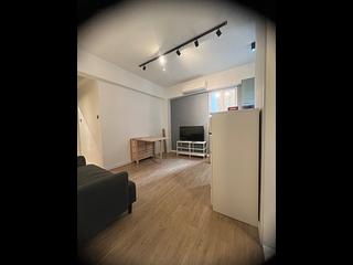 Wan Chai - Chuen Fung House 04