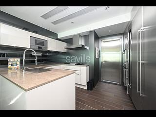 Repulse Bay - The Lily 13