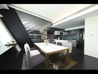 Repulse Bay - The Lily 14