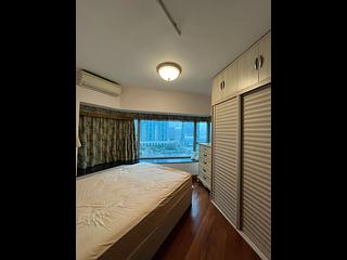 West Kowloon - Sorrento Phase 1 Block 5 06
