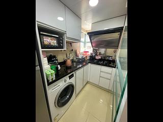 Sheung Wan - Queen's Terrace Block 1 02