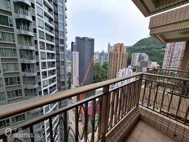 Wan Chai - The Zenith 01