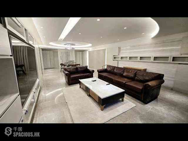 Mid Levels Central - Clovelly Court 01