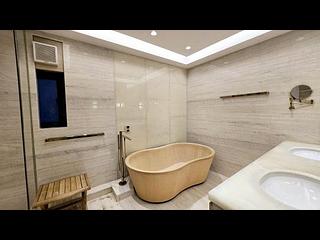 Mid Levels Central - Clovelly Court 05