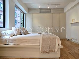 Poho - 43-45, Square Street 06
