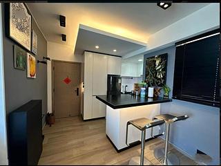 Kennedy Town - Serene Court 06