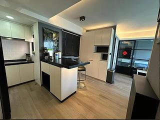 Kennedy Town - Serene Court 07