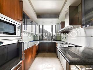 Repulse Bay - Grosvenor Place 11