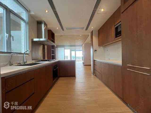 Chung Hom Kok - Hillgrove Block A 06