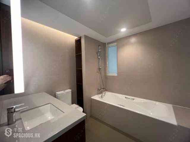 Chung Hom Kok - Hillgrove Block A 09