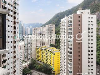 Mid Levels Central - Elegant Terrace 02