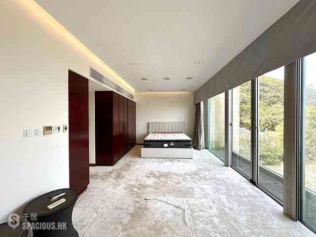 The Peak - Sky Court 06
