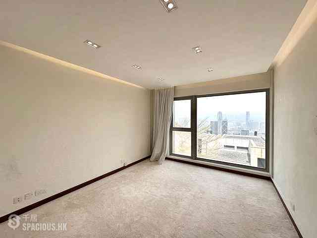 The Peak - Sky Court 09