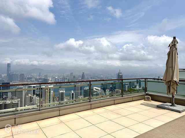 The Peak - Sky Court 11