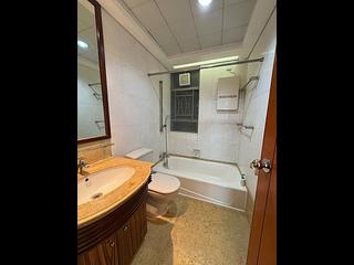 Tung Chung - Tung Chung Crescent Phase 2 Block 8 08